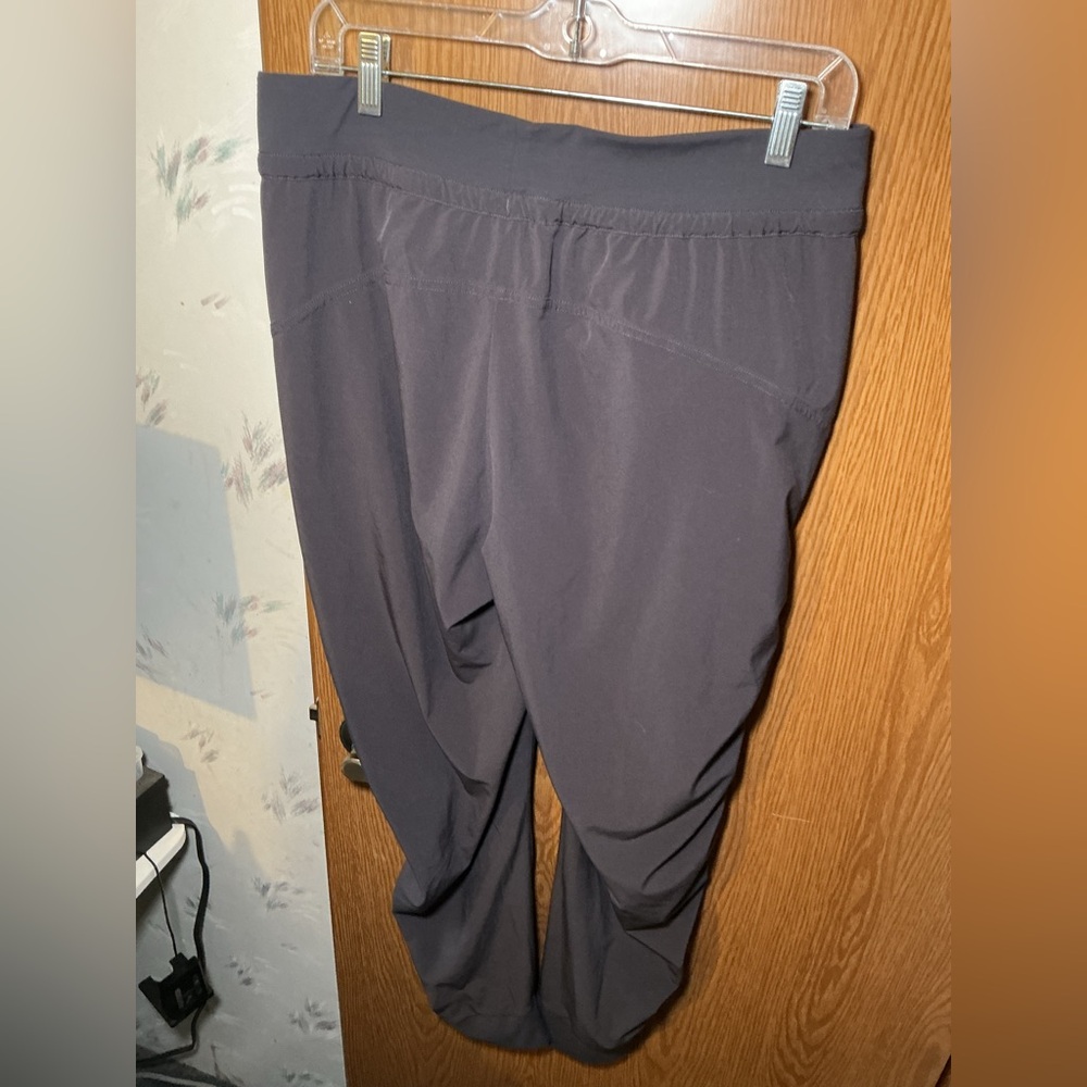 Athleta Charcoal Gray Ruched Jogger Pants – Size 6 - Picture 4 of 5